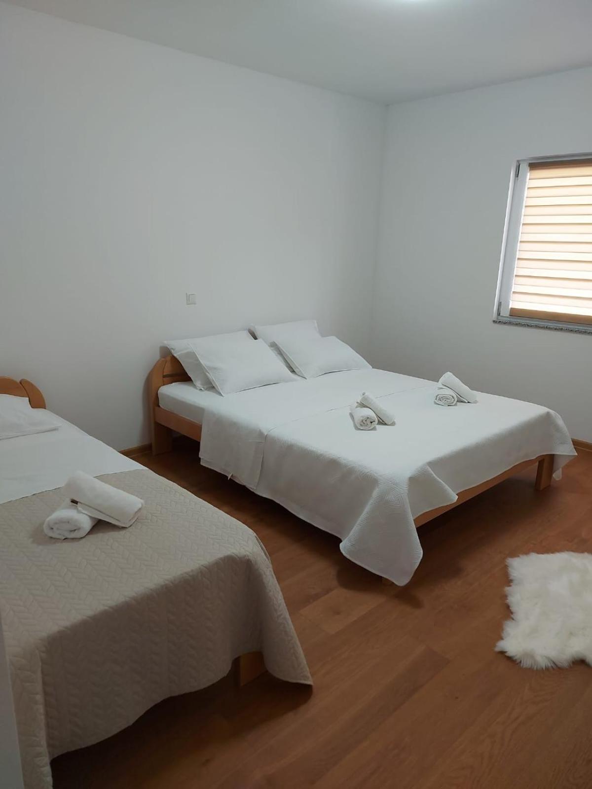 Apartmani Franciska Jajce Exteriör bild